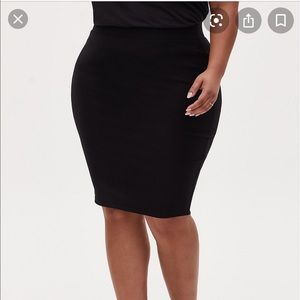 Torrid black point skirt size 2